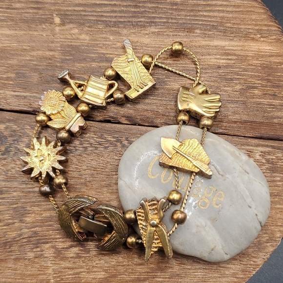 Jewelry - Prairie‎ cottagecore farming homestead charm bracelet vintage B3117